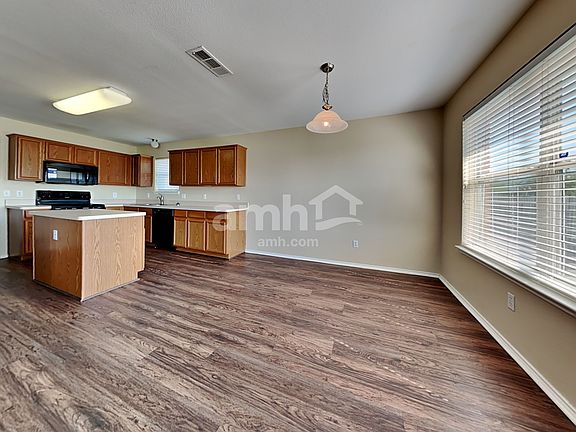 5th image of 1018 Crooked Creek Ct