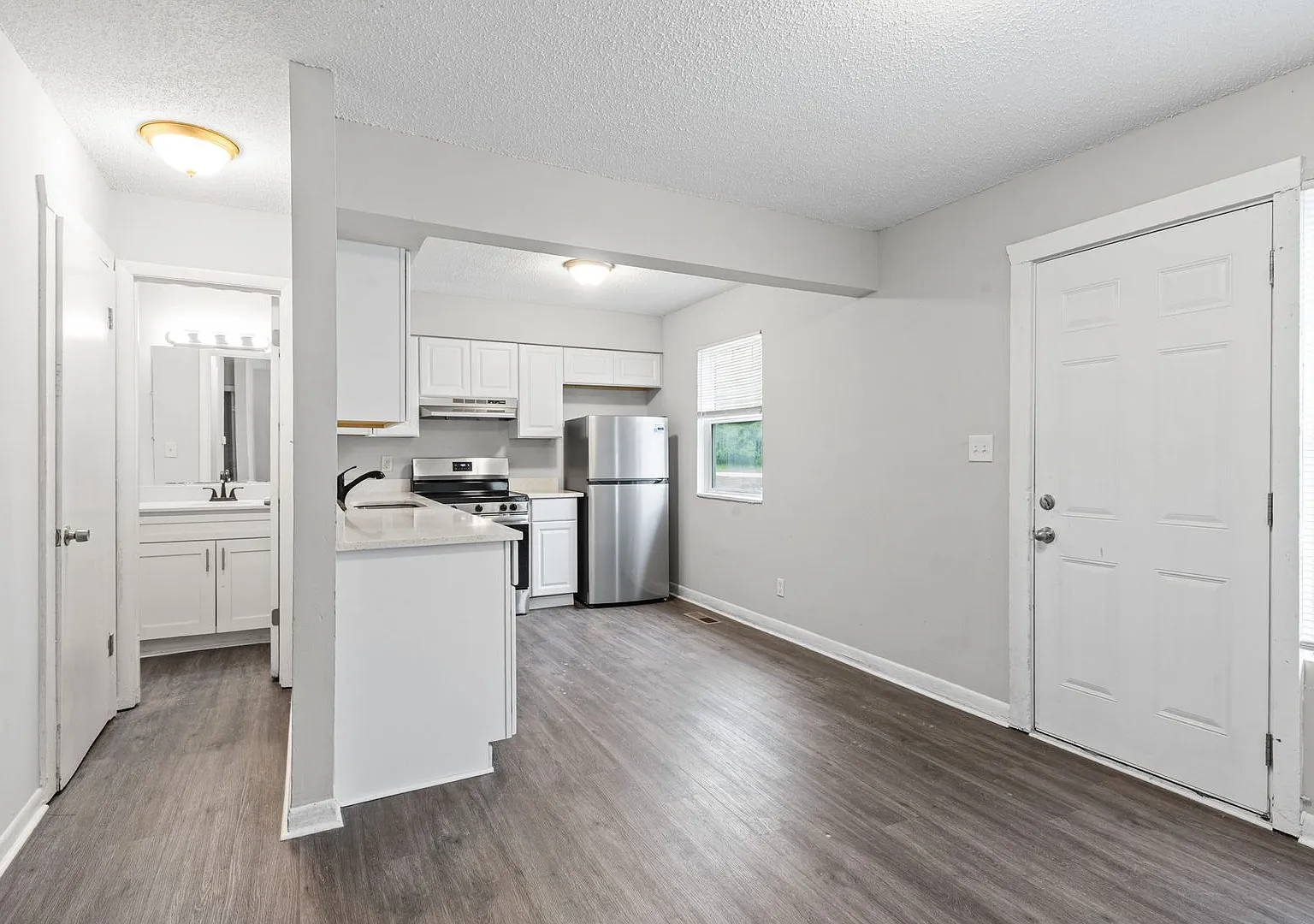 Redwood Village Townhomes — Photo 4