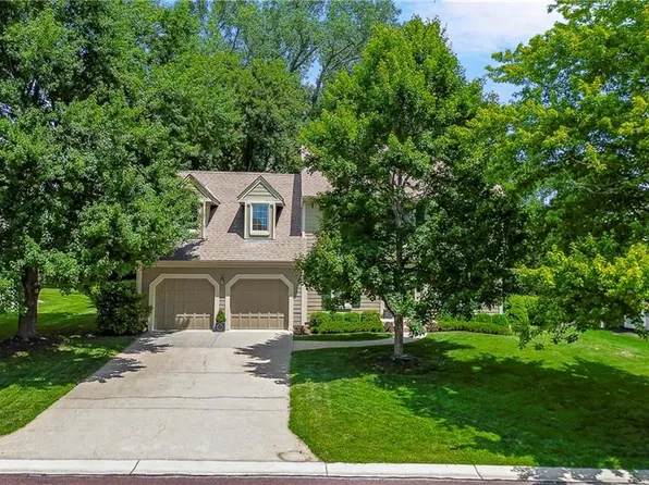7930 W 117th St, Overland Park, KS 66210