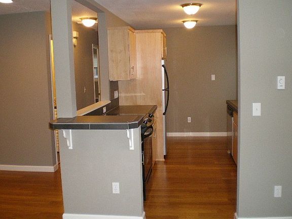 3rd image of 3125-3145 SE 21st Ave #3137