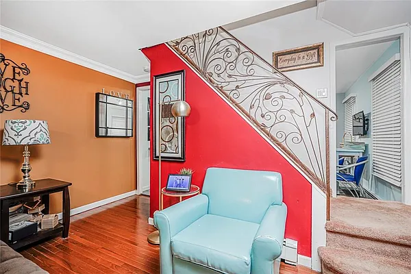 Sold by REMAX Elite | media 8