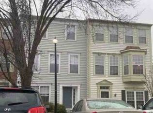1158 Cypress Tree Pl, Herndon, VA 20170