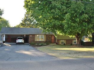 1006 S One Mile Rd, Dexter, MO 63841