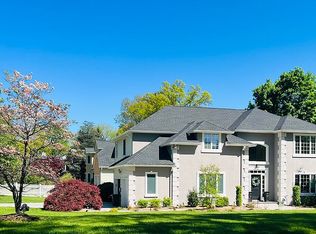 10 McGuire Ct, Ridgewood, NJ 07450