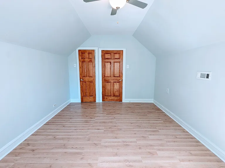 834 N Kolin Ave — Photo 17