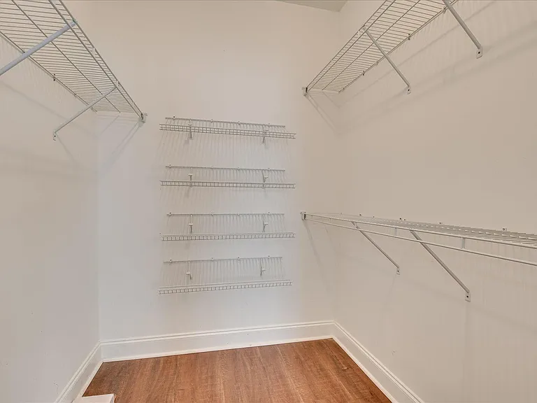 317 Buxton Ln — Photo 22