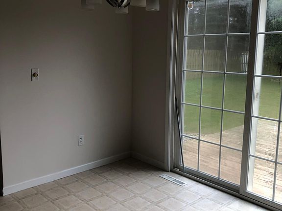 5th image of 2402 Conley Dr