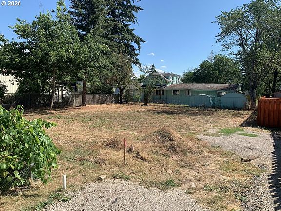 2nd image of 10222 SE Schiller St