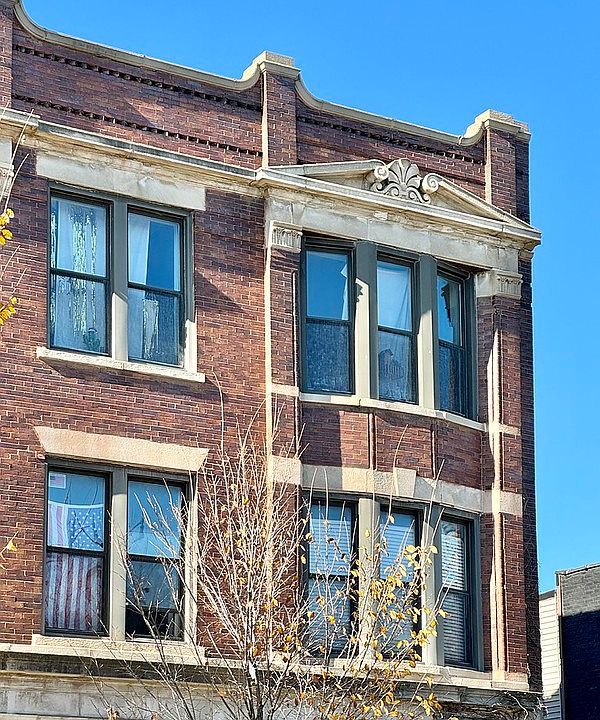 1st image of 812 W 33rd St #3