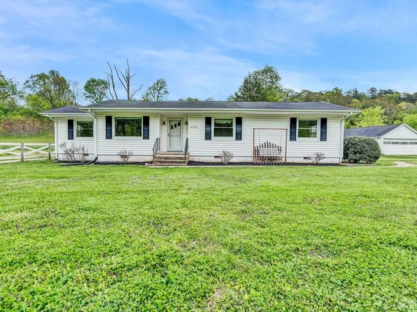 4774 W River Rd, Salem, VA 24153