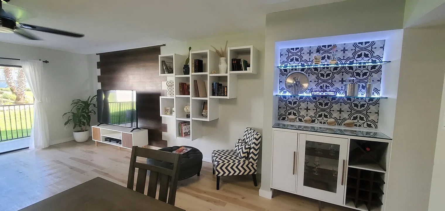 2 bed, 2.0 bath, $3,401 — Photo 4