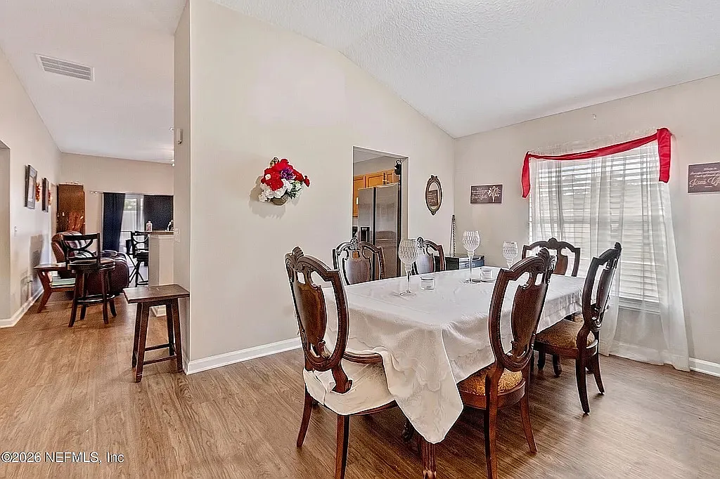4 bed, 1850 sqft, $2,250 — Photo 3
