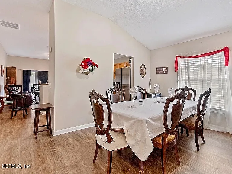 9155 Mill Grove Dr — Photo 3