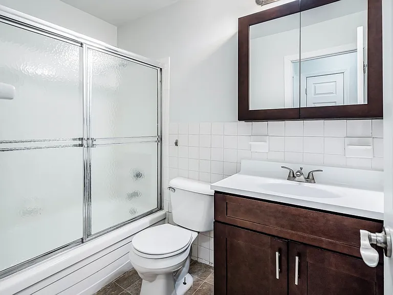 Chelsea Village Apartments — Photo 10