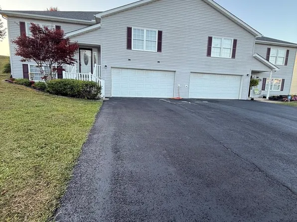 101 Northern Ct, Mount Hope, WV 25880