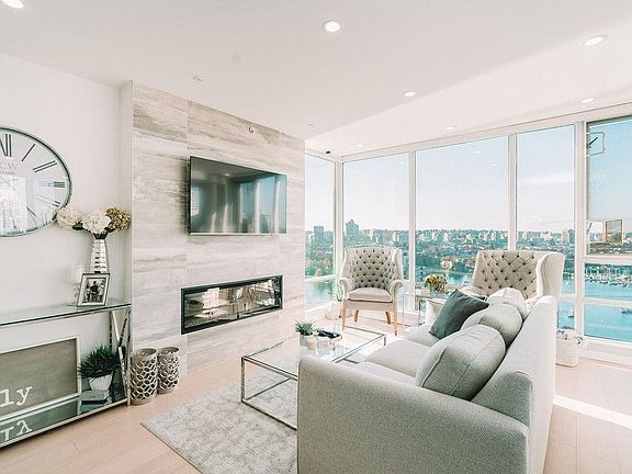 3rd image of 1201 Marinaside Cres #3101