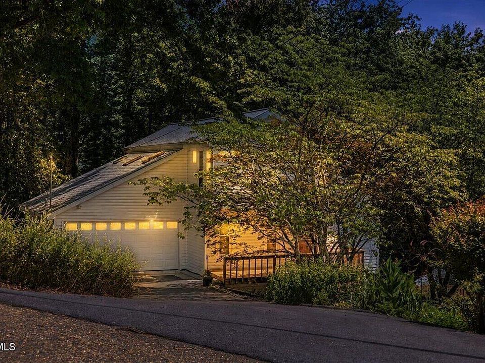 1st image of 4235 Skyland Ln