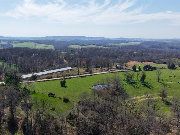 958 Madison St #8520, Huntsville, AR 72740