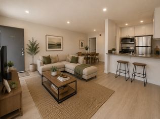 Westminster Square, Los Angeles, CA 90020