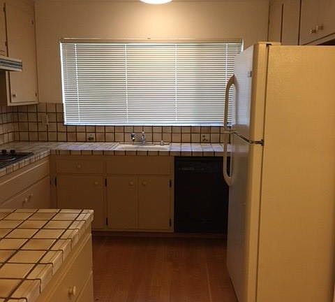 4th image of 135 London Ct