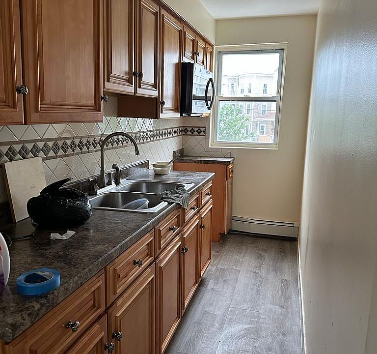 1st image of 20 Basswood St Floor 2