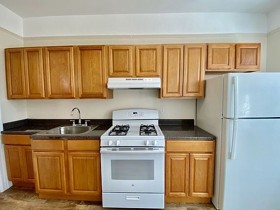 2nd image of 50-24 39th Pl #2R