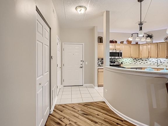 5th image of 3100 Town Square Dr Unit 301