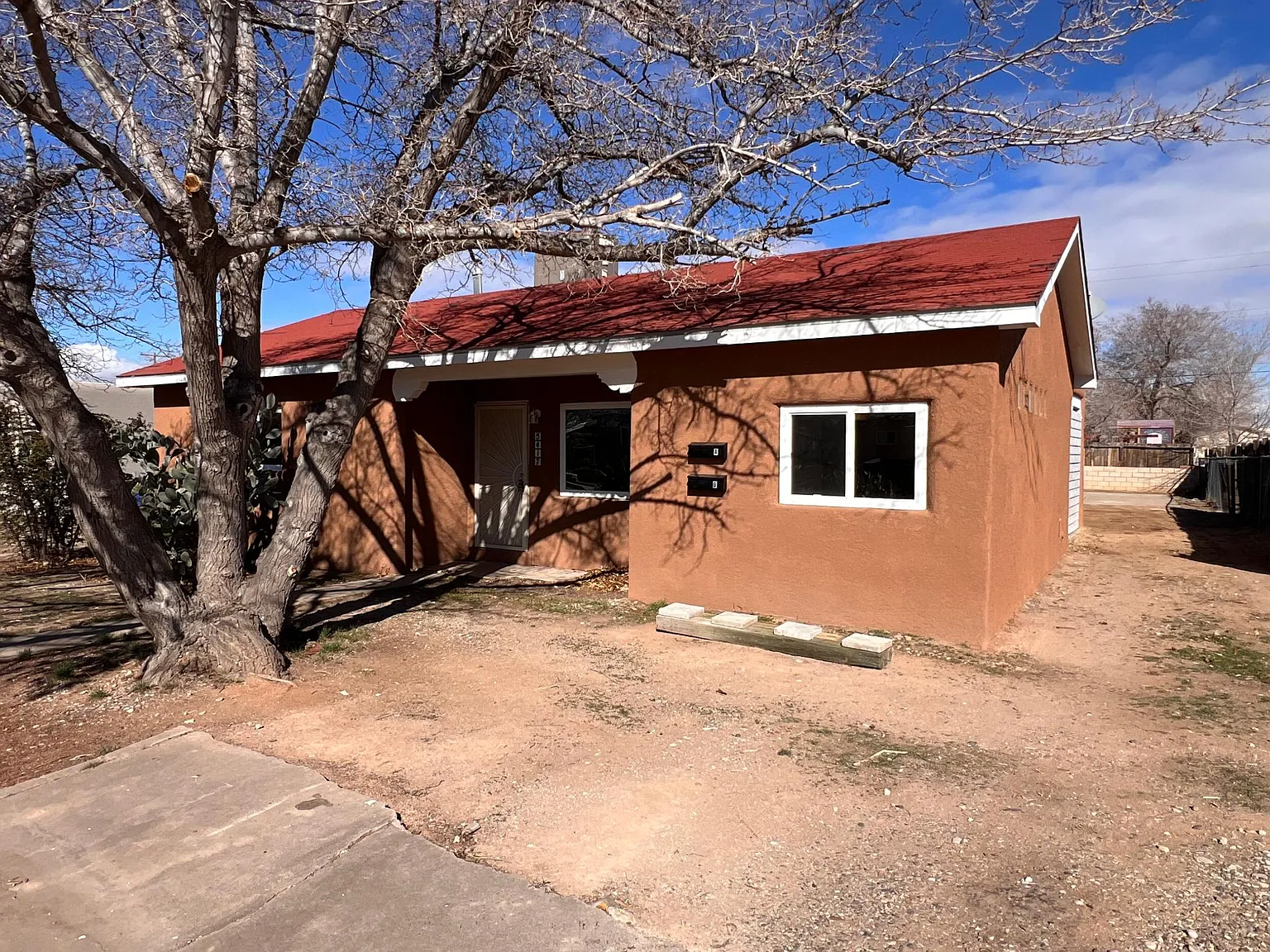 3 bed, 1200 sqft, $1,900 — Photo 2