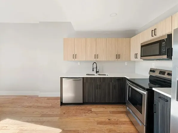 133a Quincy Street image 5 of 7