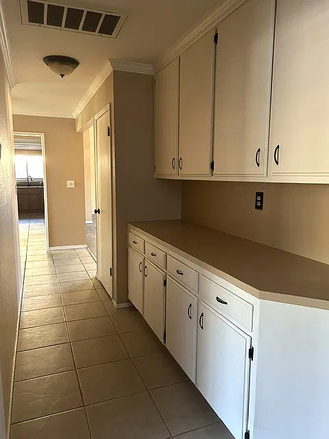 3 bed, 1809 sqft, $2,700 — Photo 3