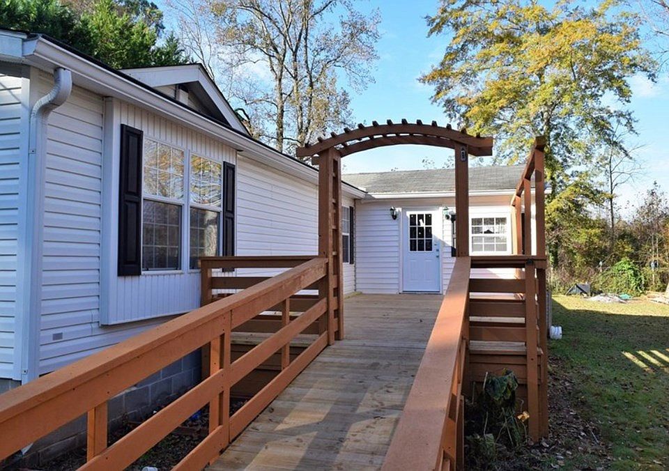 2nd image of 599 Red Oak Dr