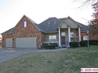 8701 N 140th Ct E, Owasso, OK 74055