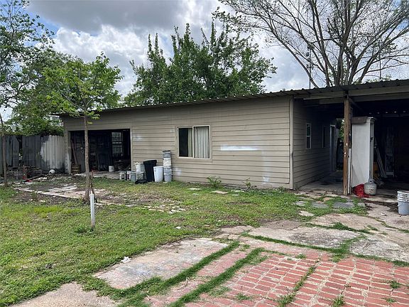 2nd image of 2914 Berry Rd