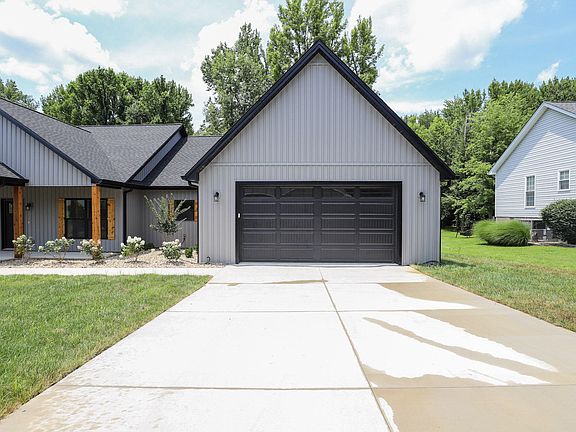 3rd image of 8335 Danube Dr