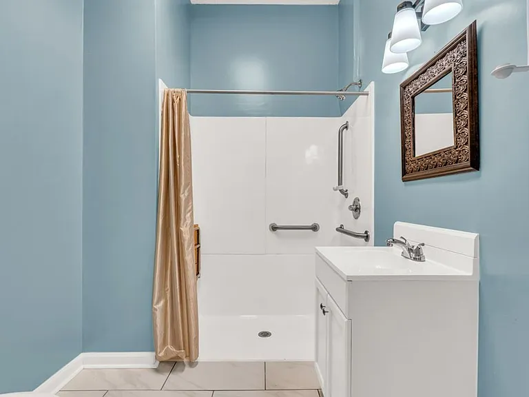 402 N Gloster St — Photo 14
