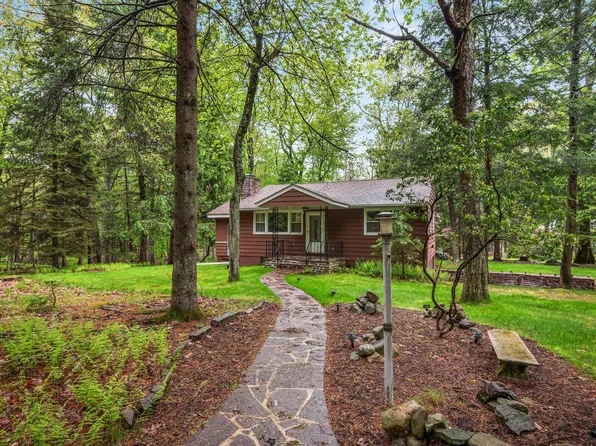 505 Moseywood Rd, Lake Harmony, PA 18624