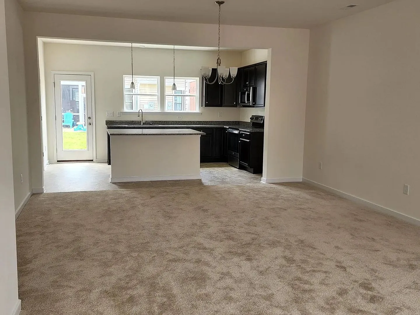Move in Ready — Photo 4