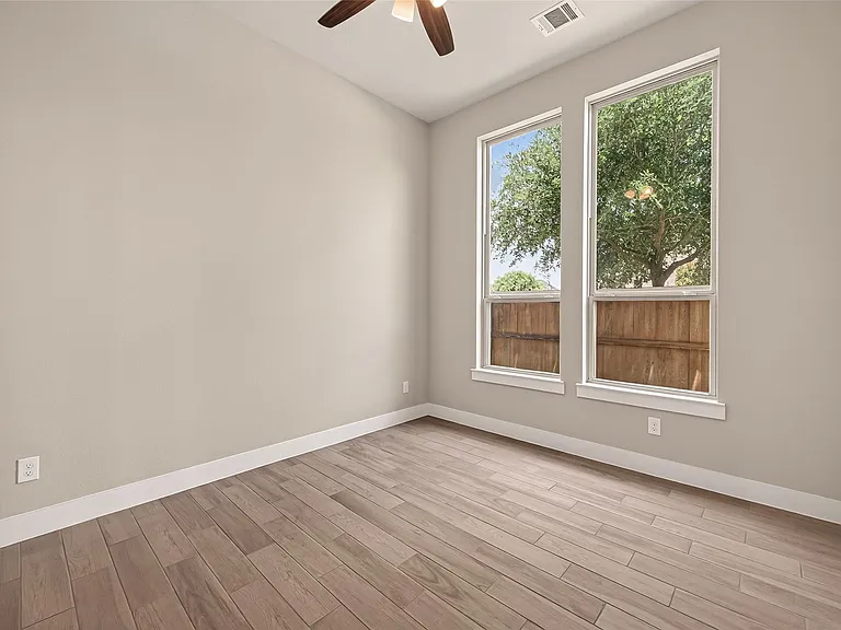 2619 Lilac Point Ln — Photo 33
