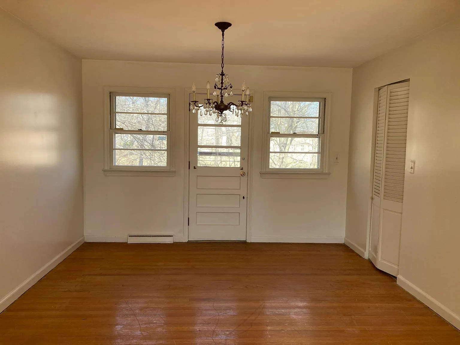3 bed, 2.5 bath, 2500 sqft, $3,800 — Photo 3