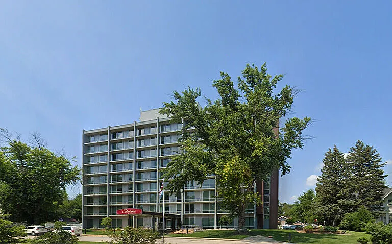 Skyline Apartments — Photo 12