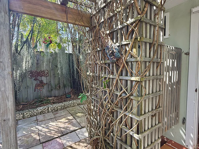 111 N Bay Harbor Dr — Photo 55