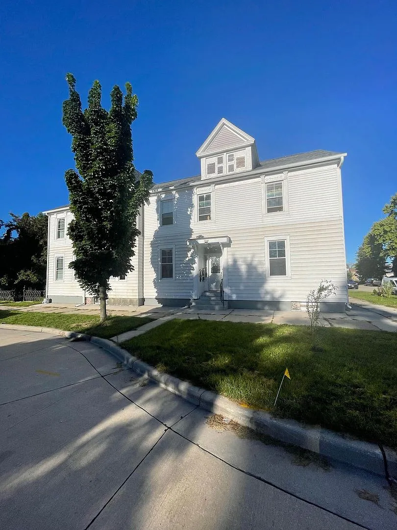 1330 N 12th St. (9 Unit) — Photo 2