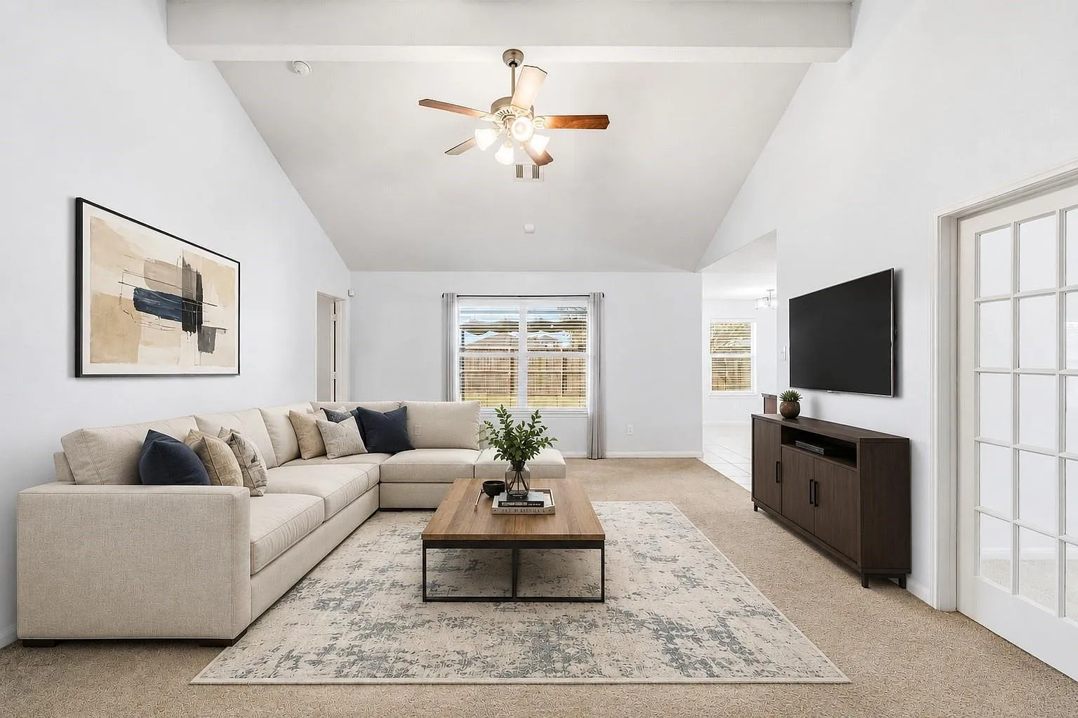 3 bed, 2.0 bath, 1647 sqft, $2,000 — Photo 3