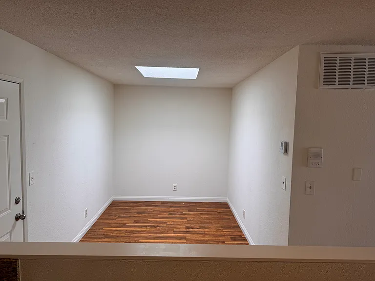 4170 Tujunga Ave — Photo 6