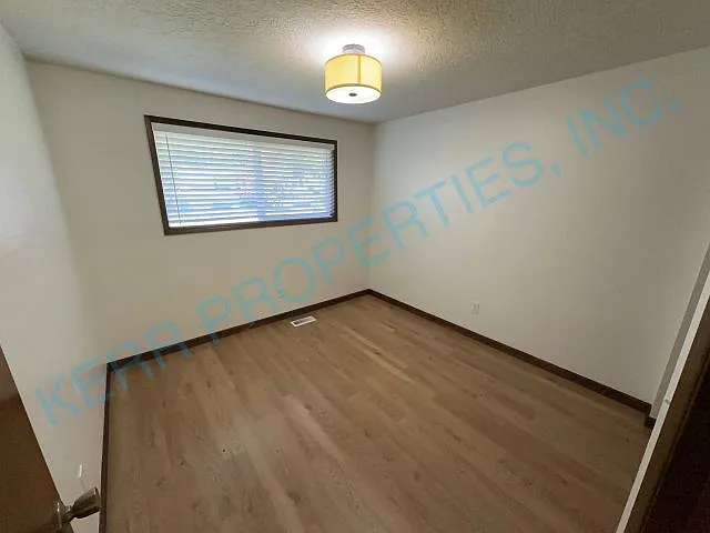 18660 Roundtree Dr — Photo 11