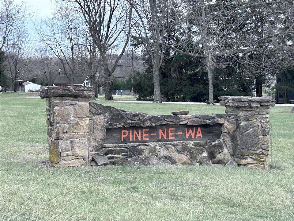 1st image of 835 N 1710th Rd