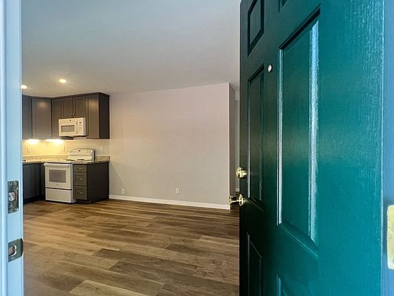 3rd image of 2106-2120 1st Ave #2114
