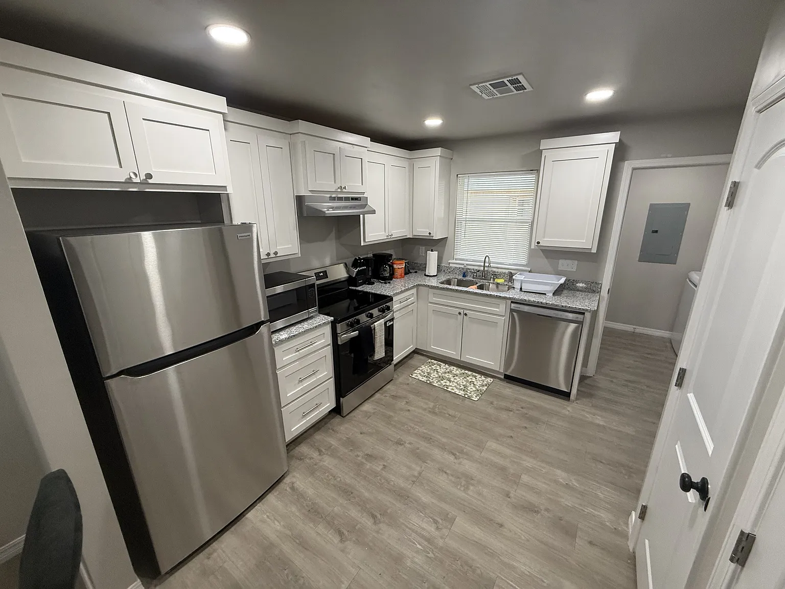 228 North Johnston Avenue — Photo 4