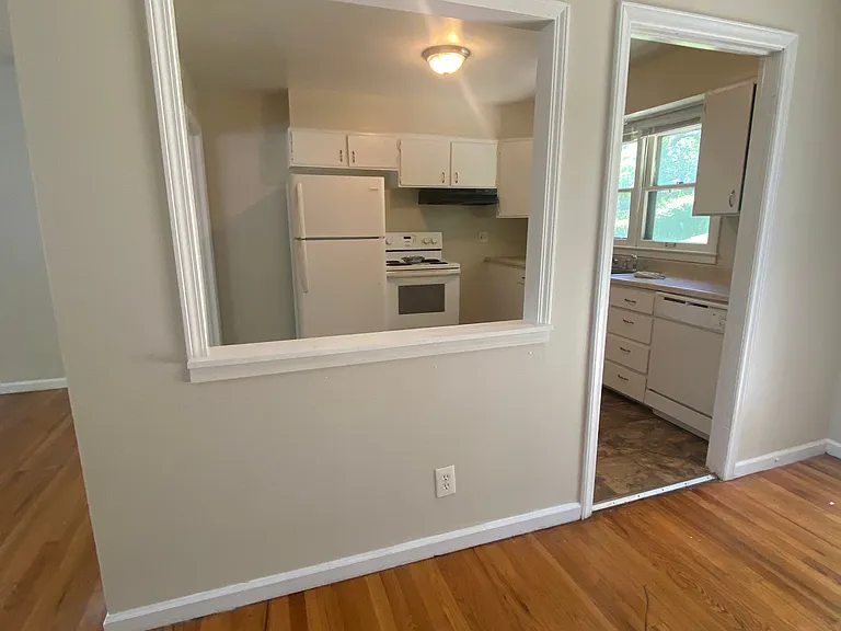6103 Fairlane Dr — Photo 10