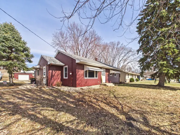 300 E 8th St, Starbuck, MN 56381